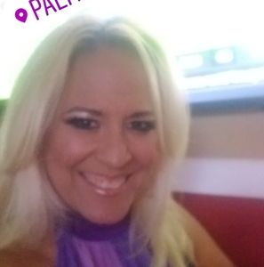 Meet your Posher, Iris